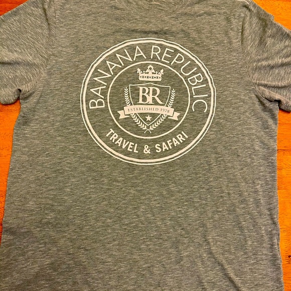 Banana republic T-shirt